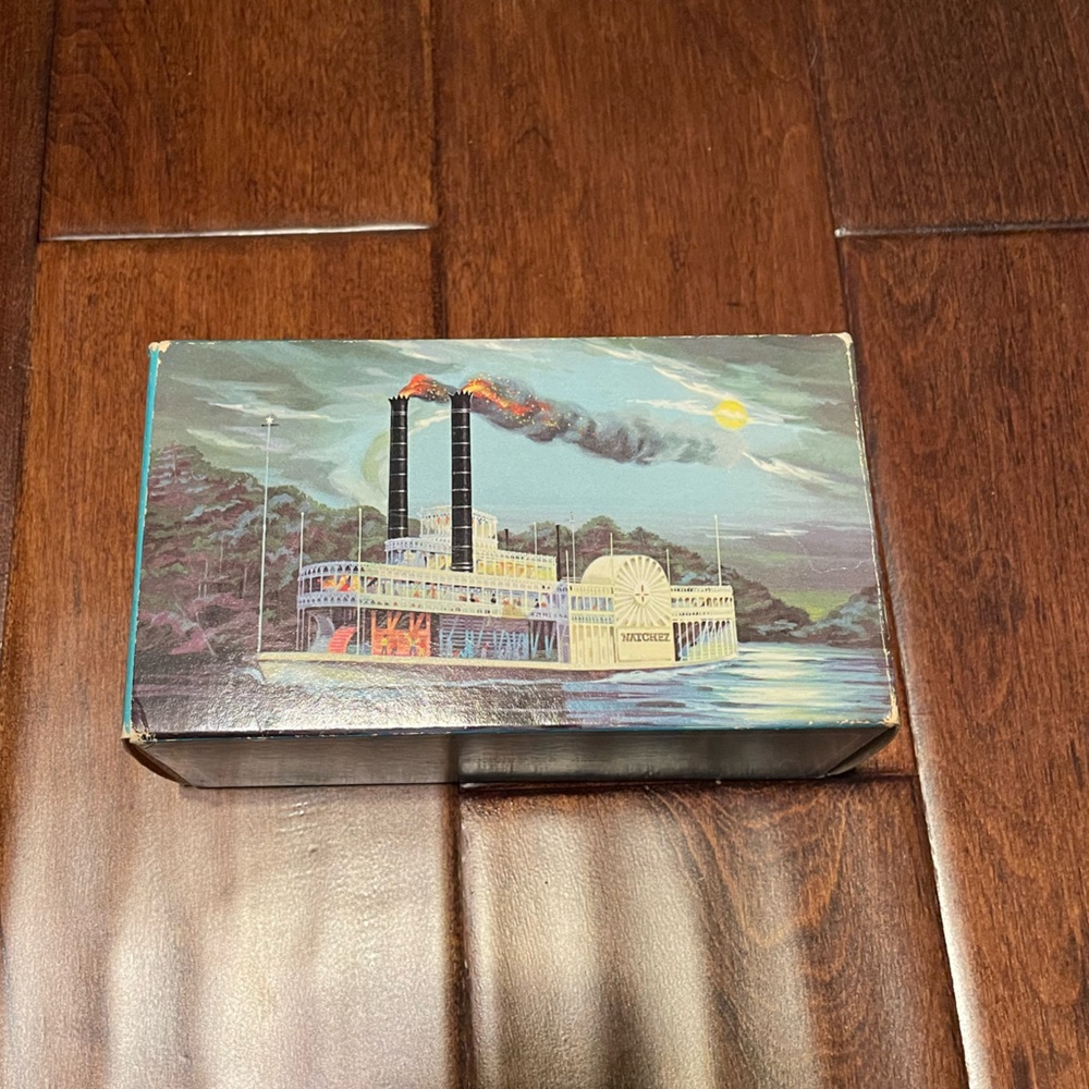 Avon Vintage Men's Side Wheeler Wild Country Aftershave